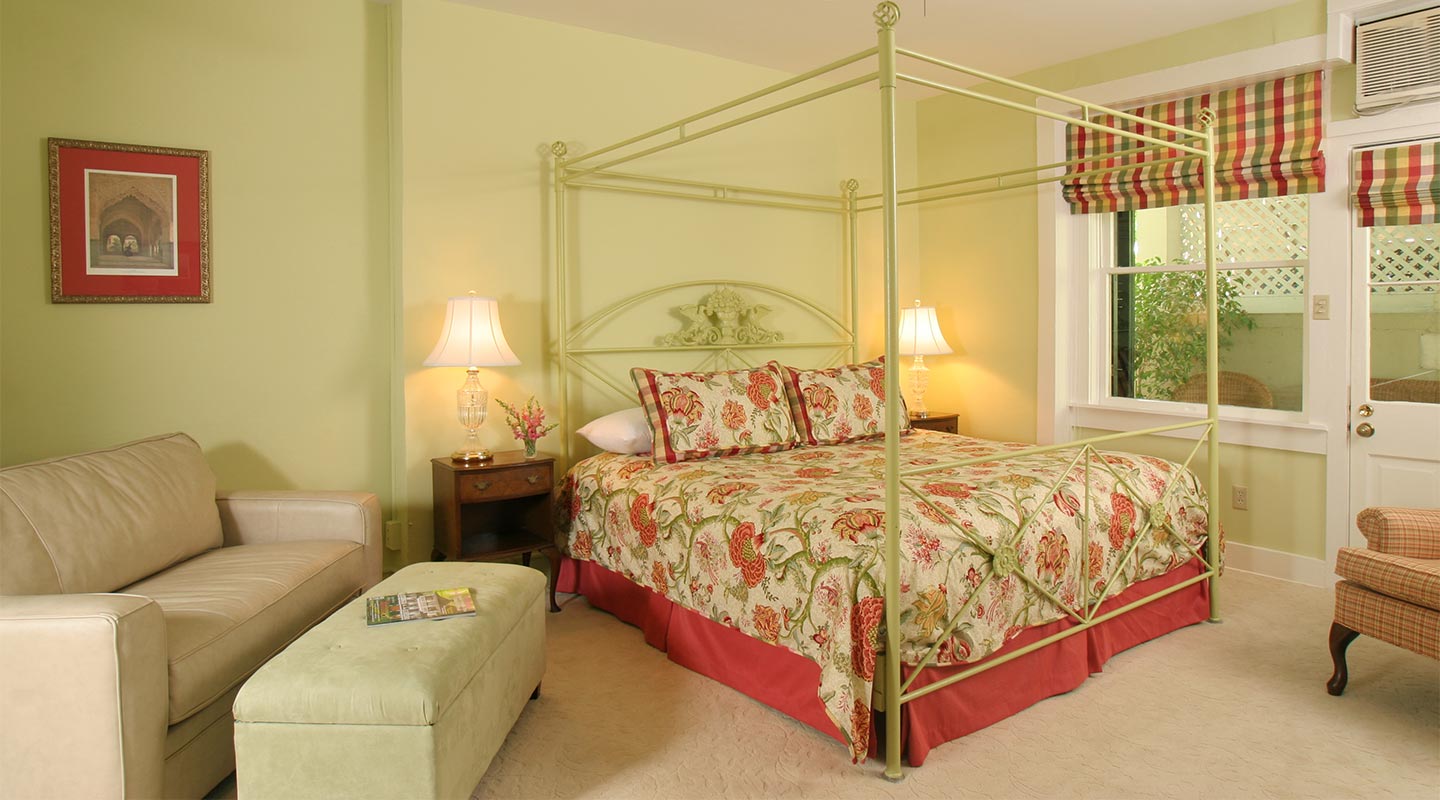 Bed and Breakfast San Antonio, TX Walk to the Riverwalk