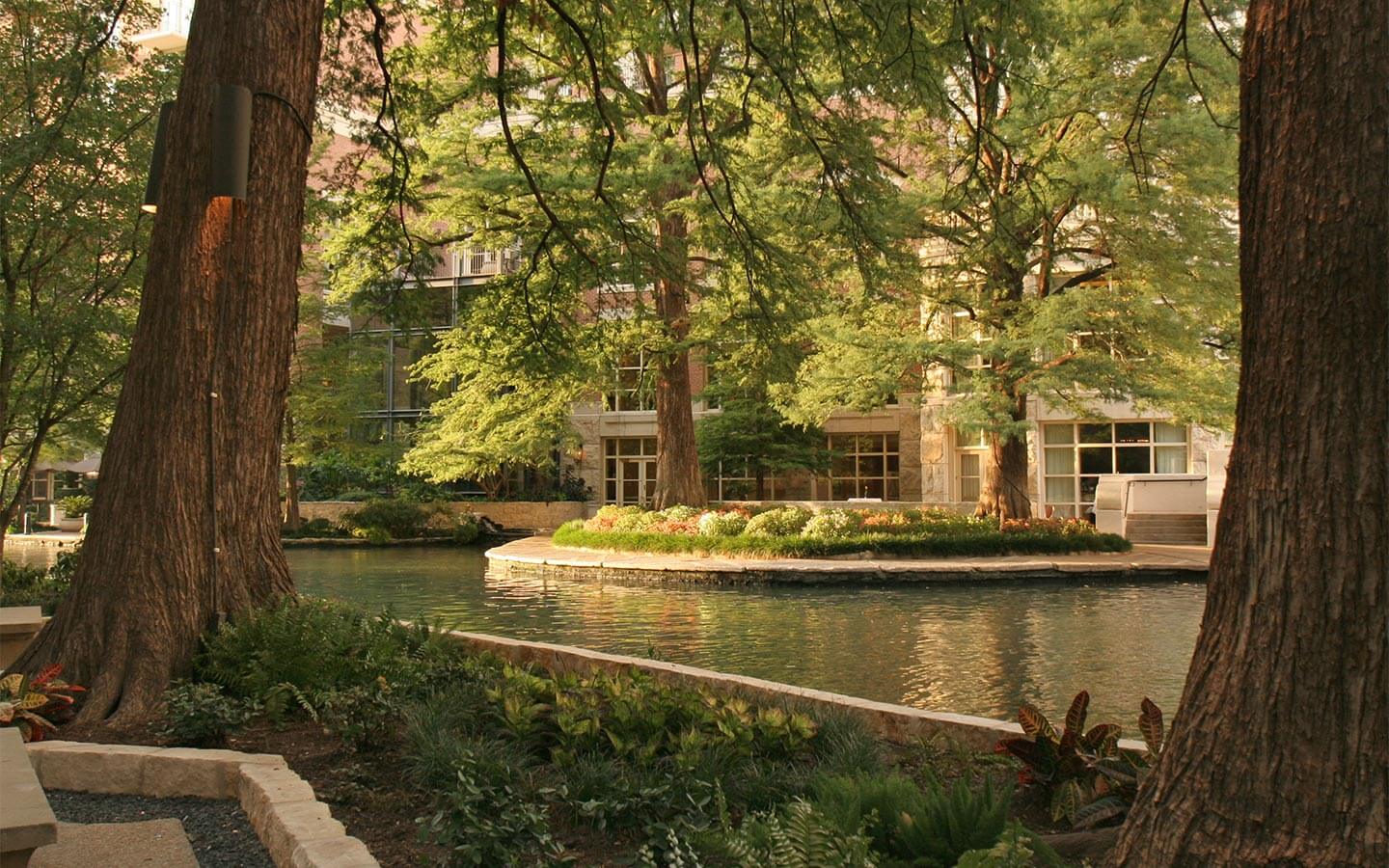 San Antonio Activities Riverwalk Zoo Tours Restaurants
